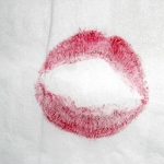 Kiss! Cochenille auf Cellulose